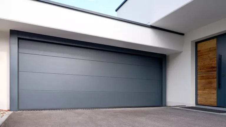 Porte de garage sectionnelle résidentielle