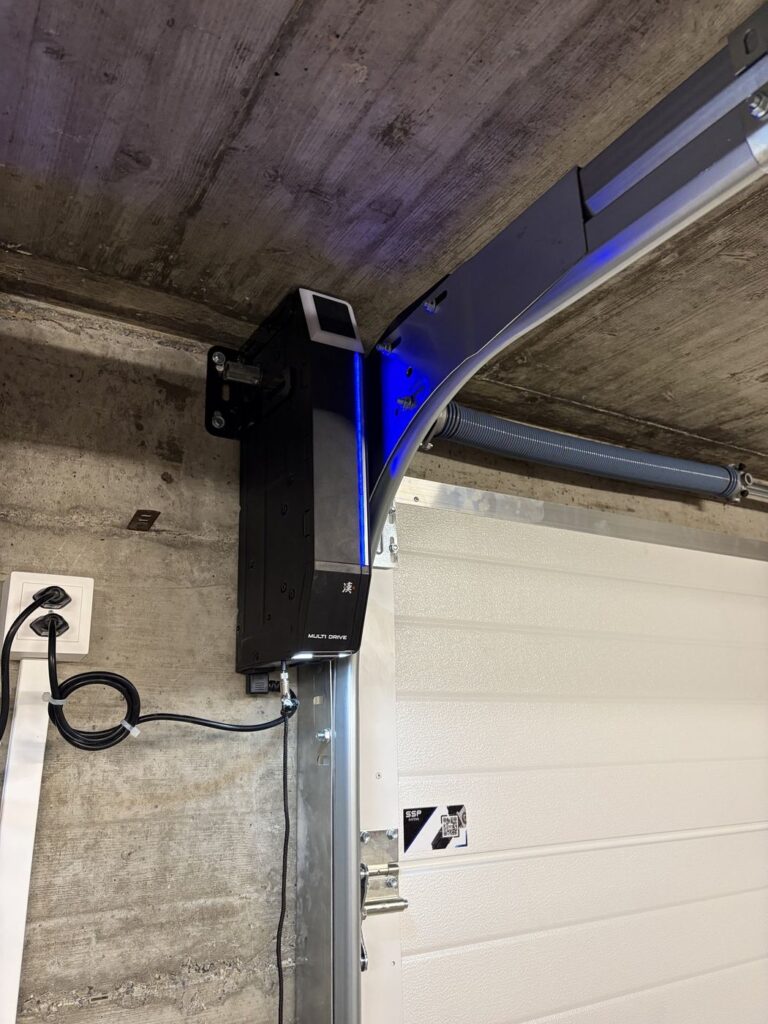 Motorisation de porte avec éclairage LED bleu